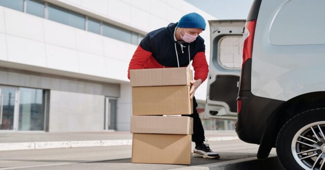 8 Things to Consider Before Hiring a Logistics Provider